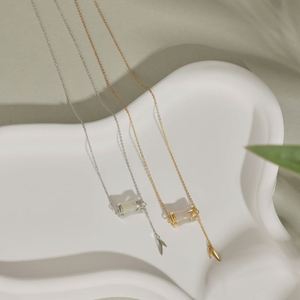 Collier pendentif en jade Hetian en forme de bambou, chaîne à maillons en argent S925 plaqué or 22 carats, design élégant de style chinois Dylam pour femmes - Product Image 2