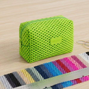 Bolsa de Maquillaje de Malla de Nido de Abeja Verde Neón Vibrante, Bolsa Cosmética de Red 3D Transpirable de Lujo para Mujer, Organizador de Artículos de Aseo para GWP - Product Image 3