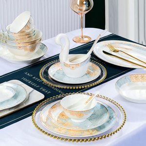 Service de table en céramique européenne opulente bleu et or pour hôtels - Vaisselle avec bols et assiettes pour toutes les repas - Product Image 5