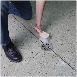 Brosse de nettoyage multi-usages en nylon de 9 po Boardwalk BWK4408 - Brun - Catégorie de produits : brosses de nettoyage - Product Image 2