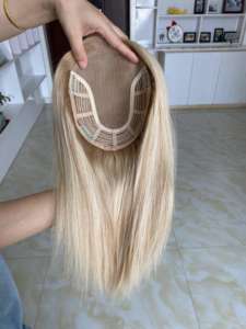 Topper en cheveux humains 100% vierges russes, topper en cheveux humains en soie avec clips, topper en cheveux humains en soie de haute qualité pour les femmes souffrant d'alopécie - Product Image 6