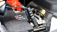 Kit Essentiel de Luxe BAYU pour Votre Voiture – Ensemble 5-en-1 : Démarreur d'Urgence, Aspirateur Sans Fil, Pompe à Pneus, Chargeur de Téléphone, Boîte Personnalisable avec Marquage de Marque