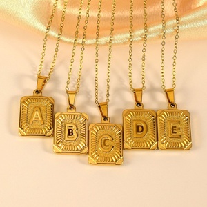 Colgante <span class=keywords><strong>de</strong></span> Letra <span class=keywords><strong>de</strong></span> Acero Inoxidable, Estilo Hip Hop, Inicial en Bloque, Color Dorado, Suministros para Fabricación <span class=keywords><strong>de</strong></span> Joyería DIY - Product Image 2