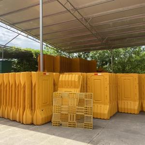 Barreras de seguridad redondas de plástico rellenables con agua Daehee Transportation para la construcción de carreteras municipales - Product Image 2