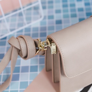 Acrylic Shoulder Strap PU Leather <b>Tote</b> <b>Bag</b> with <b>Zipper</b> Closure Two Straps New Fashion Lady Trendy Messenger Handbag From China - Product Image 6
