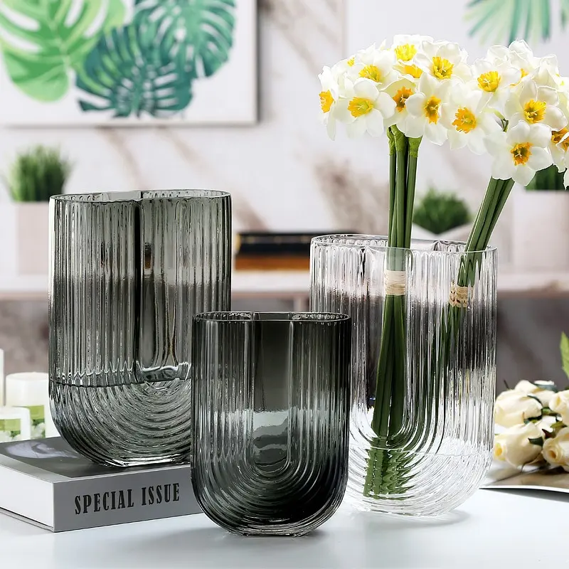 Großhandel Grau Klar Einzigartiges U-förmiges Design Gerippte Glas tisch vase