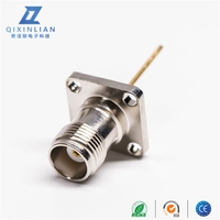 Conector hembra a prueba de agua con pasador central chapado en oro largo con brida de cuatro orificios cuadrada de 17*17 de la serie 1