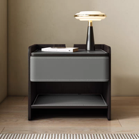 Table de chevet en cuir italien cousu, bois massif, design moderne, avec revêtement en feutre, sans poignée