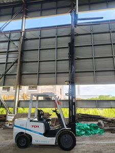 Montacargas Diésel Japonés Original <span class=keywords><strong>TCM</strong></span> de 3.5 Toneladas, con Abrazadera. La Serie de Montacargas de 3.5 Toneladas se Vende con Embalaje de Palet. - Product Image 3