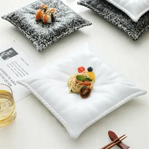 Platos de cerámica de estilo japonés Harmony, almohada creativa de mármol, platos de cena de pizarra blanca y negra irregulares mate