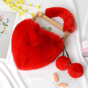 Venta caliente versión coreana felpa amor corazón bolso moda <span class=keywords><strong>Imitación</strong></span> Piel <span class=keywords><strong>de</strong></span> conejo Lindo bolso <span class=keywords><strong>de</strong></span> felpa <span class=keywords><strong>para</strong></span> damas - Product Image 3