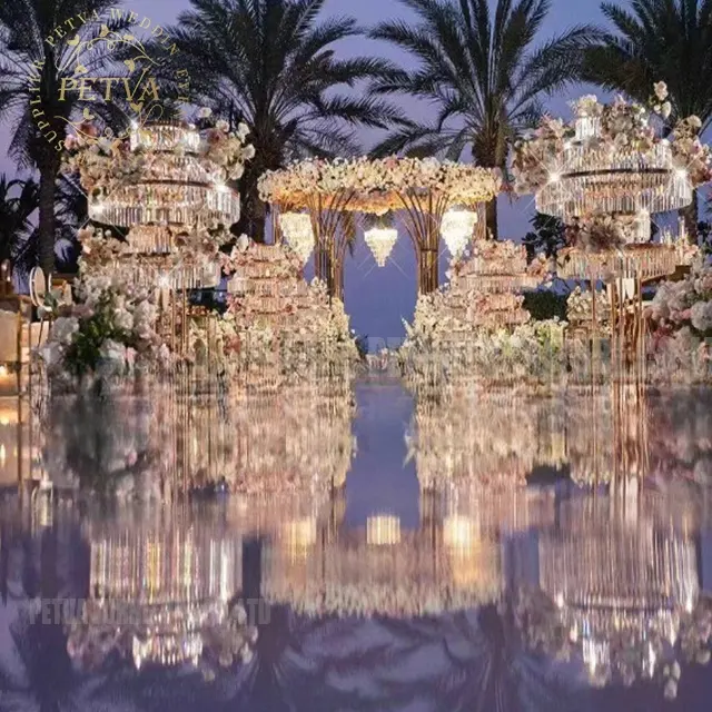 حامل عرض دلو زهور كريستالي من 3 طبقات، قطع مركزية ذهبية مُزينة بالزهور لحفلات الزفاف للاستخدام في المناسبات