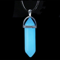 Pendentif en pierre lumineuse collier collier à breloques colonne hexagonale fluorescente cristal naturel balle cuir corde pendentif cadeau