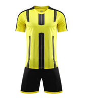 Maillot de football personnalisé noir, jaune et rouge, respirant, anti-humidité, séchage rapide, imprimé par transfert thermique, style régional, pour adulte