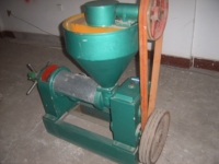 Presse à huile semi-automatique Guangxin 50 kg/h pour pressage à froid et à chaud, mini presse à huile pour soja, sésame, noix, extraction d'huile, ISO 4kW