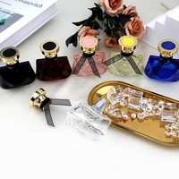 Flacon pulvérisateur de parfum vide en verre de luxe 30 ml, couleur personnalisée OEM, avec pompe, pour diffuseur à bâtonnets, parfum pour femme et sérum de soin de la peau