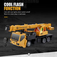 Vente en gros de grue mobile télécommandée 2,4 G à 6 canaux avec lumière clignotante, batterie rechargeable 3,7 V, jouet de construction RC