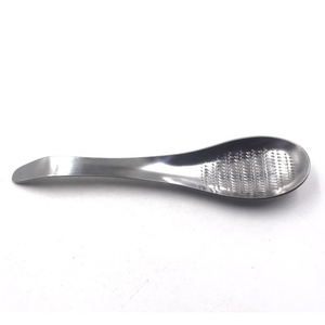 Sun Well Best Utensils Râpe <span class=keywords><strong>à</strong></span> gingembre en acier inoxydable, Zesteur pour citron vert et citron, Presse--<span class=keywords><strong>fromage</strong></span>, wasabi, gingembre et ail, Compatible lave-vaisselle - Product Image 3