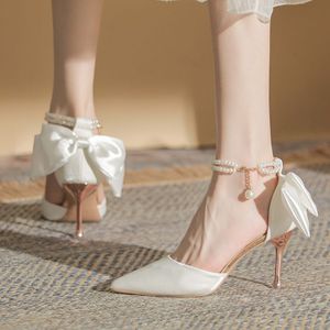 Chaussures en soie à talon de 8 cm/6 cm, bout pointu, sexy, blanches, talons hauts pour mariage - Product Image 1