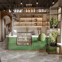 Design d'intérieur de restaurant de café chic, vitrine en bois avec éclairage LED, ensemble de meubles de table et de chaises de café