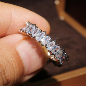 Anello a cerchio intero a forma di goccia per donna, stile scintillante, elegante, gioiello da dito alla moda - Product Image 5