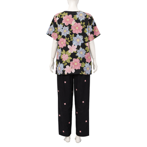 Vêtements de détente pour femmes RC ASMARA, conçus en tissu de rayonne non tissé respirant, avec un design décontracté à col rond, idéal pour les moments de détente. - Product Image 4