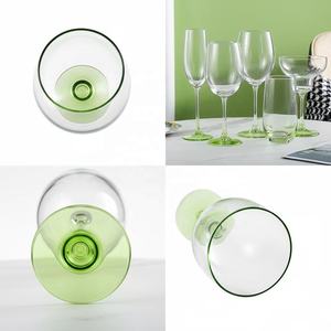 Verres à <span class=keywords><strong>martini</strong></span> et à cocktail de luxe modernes en verre artisanal YPSILON, verres à boire de luxe faits à la main, gobelet à vin - Product Image 2