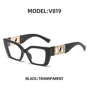 Gafas de sol cuadradas negras V819 con montura de PC, protección UV400, gafas de moda unisex con detalles de diamantes de imitación para hombres y mujeres - Product Image 3
