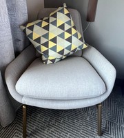 Fauteuil de salon d'hôtel moderne en tissu durable avec accoudoirs