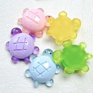 Accessoires en résine tortue bonbon mignons et tendance avec colle pour DIY, matériau de décoration pour coques de téléphone portable, vente en gros - Product Image 2