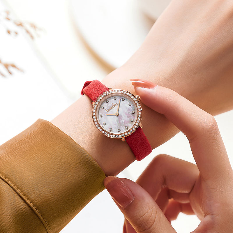 New Trendy Girls Watch Leather Fashion Alloy Watches Luxury Watch