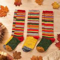 Chaussettes hautes en coton rayées colorées pour femmes, douces, épaisses, tricotées, élastiques, longues, pour usage quotidien, automne, hiver, décontractées, festival