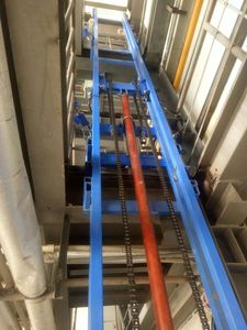 Plateforme élévatrice hydraulique <span class=keywords><strong>à</strong></span> <span class=keywords><strong>colonne</strong></span> pour marchandises sur 2 étages avec rail de guidage - Product Image 6