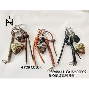 Portachiavi con Ciondolo a Forma di Cuore con Stampa Leopardata, 4 Colori, 600 Pezzi in Scatola, Accessorio di Moda - Product Image 3