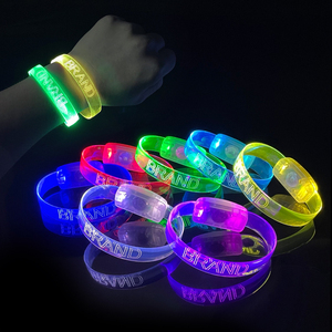 สายรัดข้อมือกระพริบไฟ LED สร้อยข้อมืออิเล็กทรอนิกส์เรืองแสงในที่มืดกำไลสำหรับปาร์ตี้บาร์คอนเสิร์ตเดินป่าตอนกลางคืน - Product Image 1