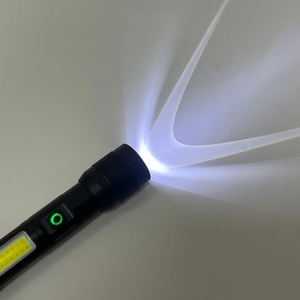 <span class=keywords><strong>Lampe</strong></span> <span class=keywords><strong>torche</strong></span> LED <span class=keywords><strong>rechargeable</strong></span>, étanche IP54, construction en alliage d'aluminium, finition ABS, puissante, zoom réglable, utilisation en extérieur, haute performance - Product Image 3