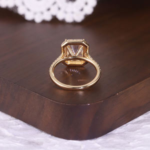 Abriding OEM/ODM大型カラットダイヤモンドジュエリーカスタムブライダルモダンリアルゴールドIGI認定放射ダイヤモンドリングスクエアハロー付き - Product Image 4