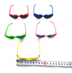 Vente d'usine de lunettes de soleil <span class=keywords><strong>pour</strong></span> animaux de compagnie, vêtements et accessoires <span class=keywords><strong>pour</strong></span> chats et chiens, petites lunettes de soleil <span class=keywords><strong>pour</strong></span> animaux de compagnie Teddy Bichon <span class=keywords><strong>Chihuahua</strong></span> en forme de cœur - Product Image 2