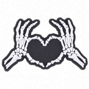 Anime Custom Halloween Horror Sally <span class=keywords><strong>Jack</strong></span> <span class=keywords><strong>Killer</strong></span> Scream <span class=keywords><strong>the</strong></span> Nightmare Before Christmas Cartoon Clog Charms Pvc Decoration Buckle - Product Image 4