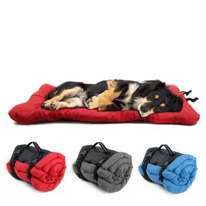 Qbellpet 제품 2023 휴대용 야외 방수 여행 애완 동물 매트 패드 애완 동물 개 침대 접이식 롤 개 매트 침대