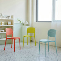 Chaise de salle à manger monobloc en polypropylène empilable, de luxe, moderne, épaissie, style nordique minimaliste, avec dossier, écologique, pour la maison et l'hôtel