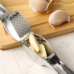 Utensilios de Cocina Novedosos para el Hogar, Prensa Manual de Jengibre y Ajo de Aleación de Zinc con Agarre Ergonómico - Product Image 2