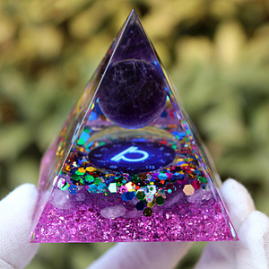 Pyramide en résine de cristal Libra, ornement de bureau à domicile, décoration Feng Shui, cadeau - Product Image 1
