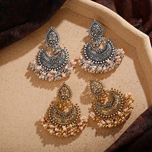 <span class=keywords><strong>Orecchini</strong></span> <span class=keywords><strong>Pendenti</strong></span> <span class=keywords><strong>a</strong></span> <span class=keywords><strong>Forma</strong></span> <span class=keywords><strong>di</strong></span> <span class=keywords><strong>Cuore</strong></span> con Perle e Campanelle, Gioielli Indiani per Ragazze, Stile Vintage, Regalo alla Moda - Product Image 2