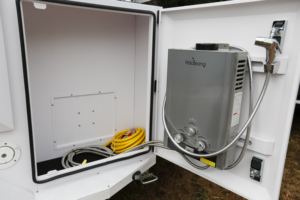 <span class=keywords><strong>Remorque</strong></span> <span class=keywords><strong>de</strong></span> camping tout-terrain avec cuisine extérieure et panneau <span class=keywords><strong>de</strong></span> commande audio intérieur, espace <span class=keywords><strong>de</strong></span> rangement <span class=keywords><strong>pour</strong></span> les voyages en camping - Product Image 3