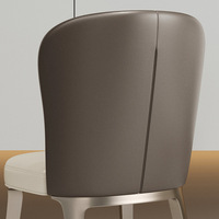 Chaise de salle à manger de style nordique moderne et luxueuse avec structure en métal et revêtement en cuir pour la maison, l'appartement, le bar, l'hôtel, le restaurant
