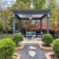 Pavillon moderne d'extérieur, résistant à la pluie, gazebo bioclimatique, panneaux à lattes en aluminium, pergola à lames orientables avec stores