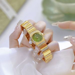 นาฬิกาข้อมือผู้หญิงทรงรีขนาดเล็ก ตัวเรือนโลหะผสมประดับเพชร ระบบควอตซ์ กันน้ำ พร้อมตัวล็อคแบบจิวเวลรี่ รับผลิตตามแบบ OEM ODM - Product Image 5