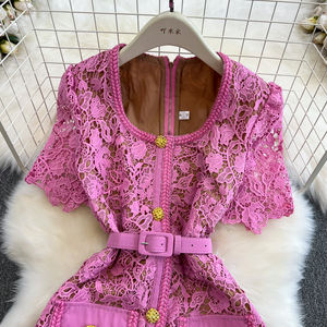 Robe Élégante Française d'Été, Industrielle Lourde, Tempérament, Dentelle Épissée, Manches Courtes Creuses, Col Trapèze, Robe Ajustée - Product Image 4