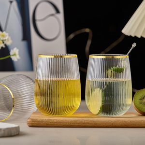 Verres à champagne jetables en PET transparents de 12 oz, avec des couleurs personnalisables, bordure dorée, design à rayures verticales pour les événements - Product Image 3